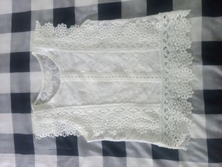 TOP ESTILO BOHO. BLANCO. TALLA M