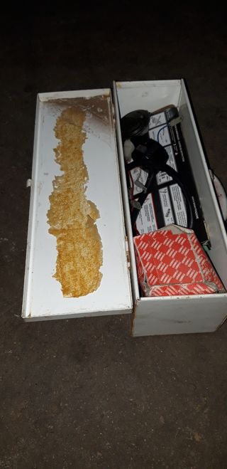 Caja metalica de herramientas.