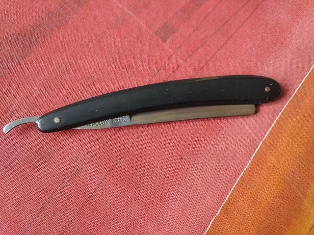 Navaja antigua de barbero  SOLINGEN (alemana)
