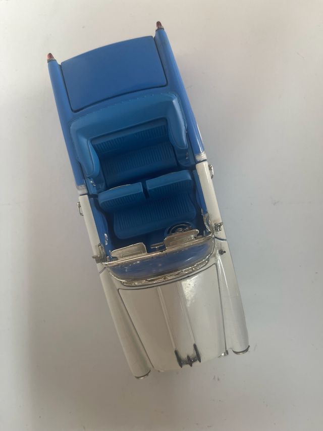 OLDSMOVIL SÚPER 88. 1955. Escala 1:32