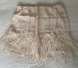 Falda mini plumas Zara
