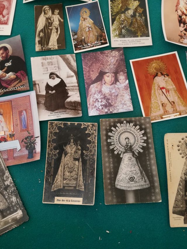 Lote 28 Postales y estampas religiosas