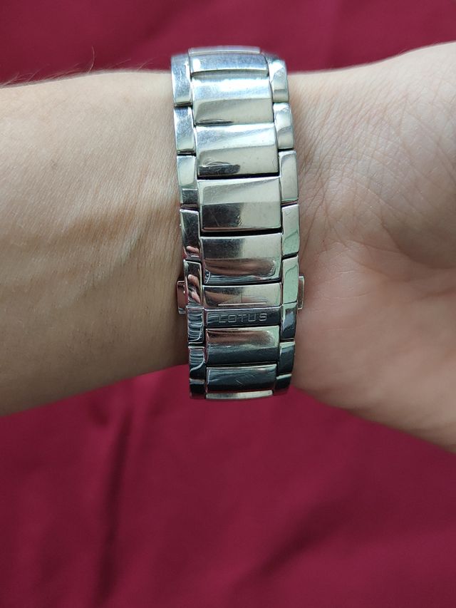 Reloj Lotus