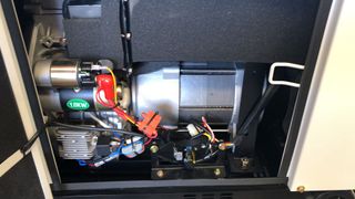 GENERADOR INSONORIZADO HYUNDAI DIESEL DHY8600SE-T