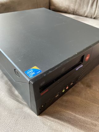 PC de torre Lenovo + Pantalla