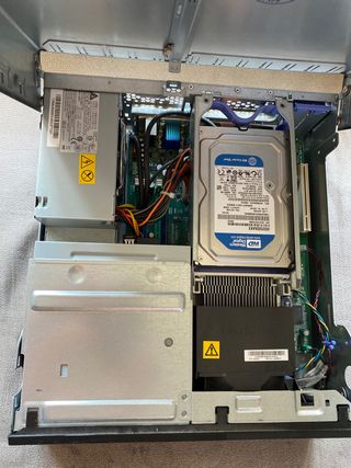 PC de torre Lenovo + Pantalla