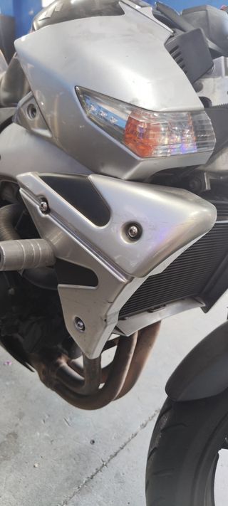 carenado radiador agua Suzuki gsr 600 2006