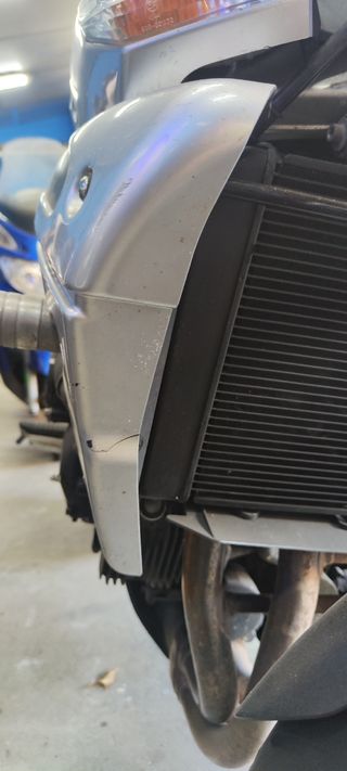 carenado radiador agua Suzuki gsr 600 2006