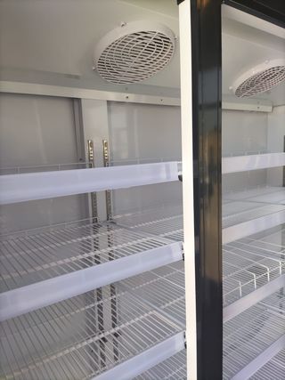 VITRINA EXPOSITORA REFRIGERADA 3 PUERTAS