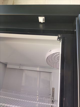 VITRINA EXPOSITORA REFRIGERADA 3 PUERTAS