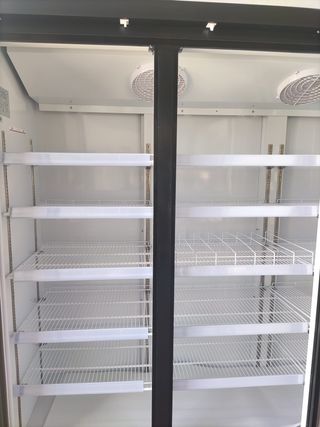 VITRINA EXPOSITORA REFRIGERADA 3 PUERTAS