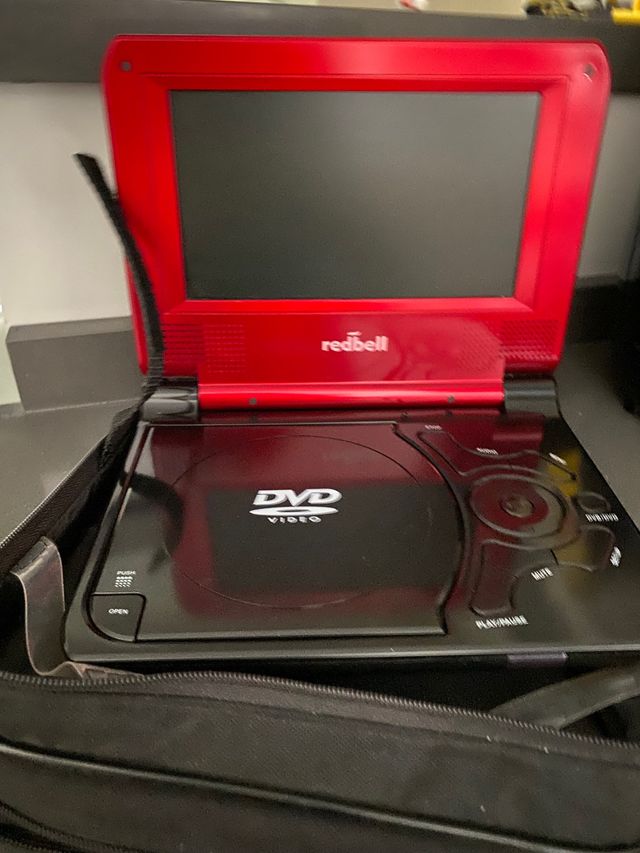 Se vende funda dvd ,regalo el dvd