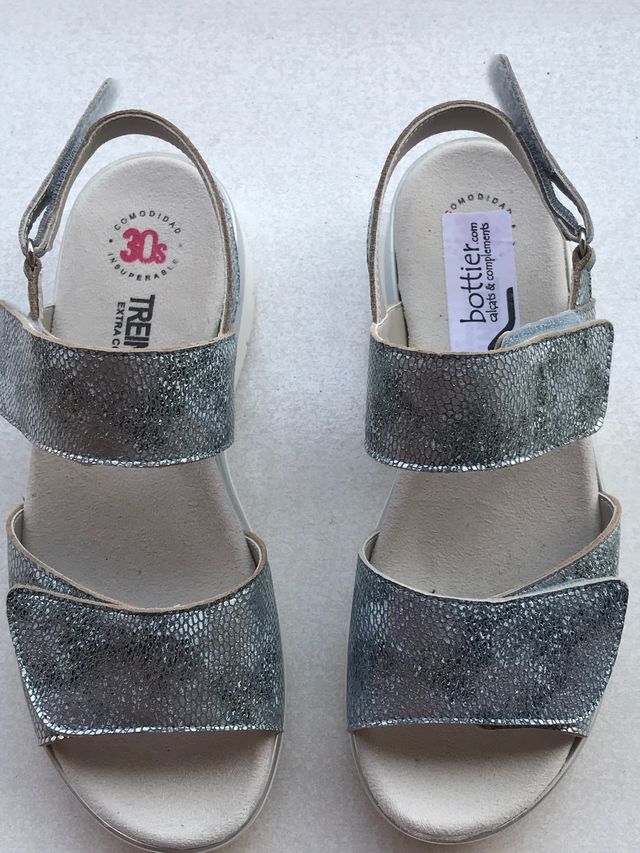 Sandalias plantilla extraible. Talla 38
