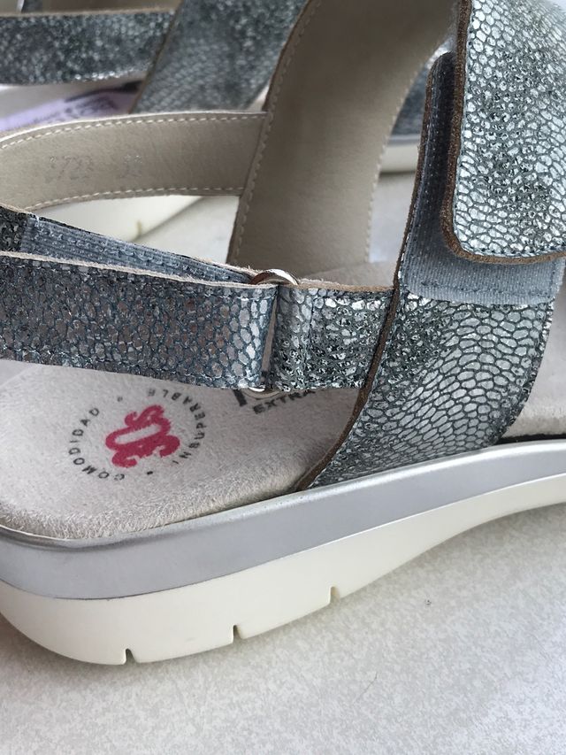 Sandalias plantilla extraible. Talla 38