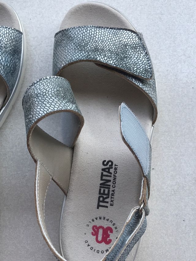 Sandalias plantilla extraible. Talla 38