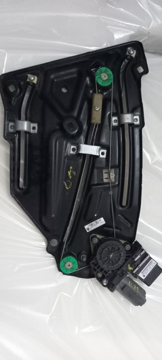 Elevalunas trasero derecho Vw Eos