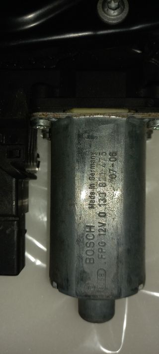Elevalunas trasero derecho Vw Eos