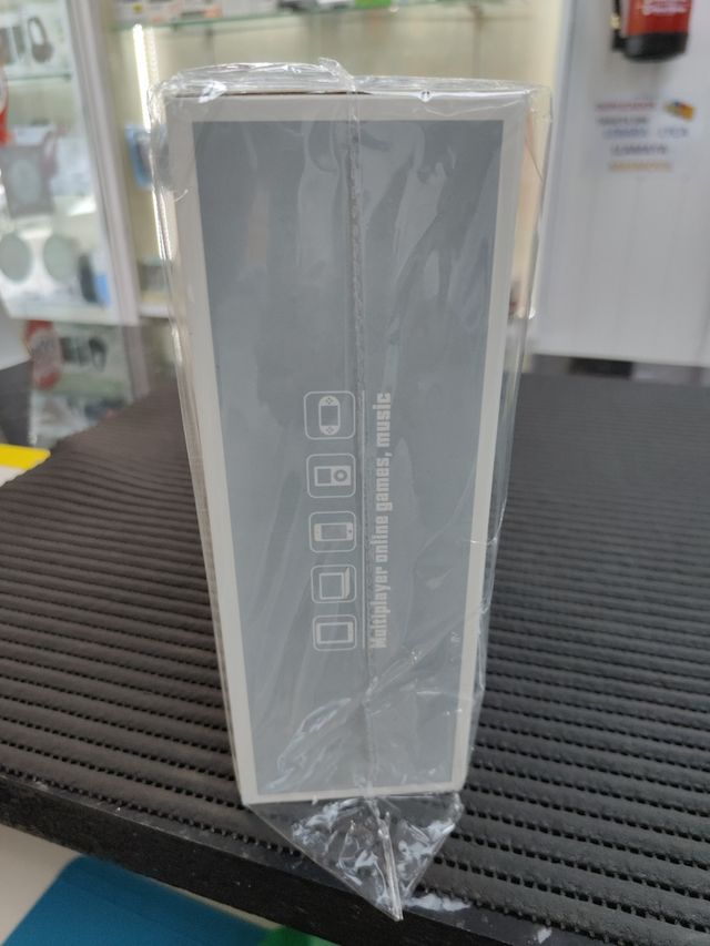 R6 WIRELESS HEADPHONES