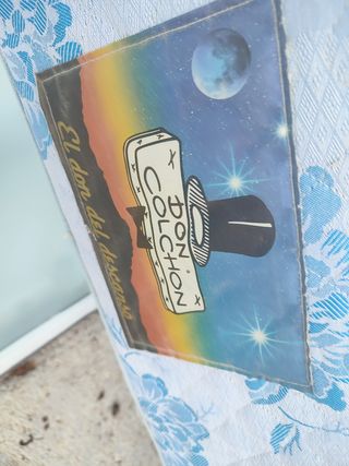 Se vende colchón de matrimonio y se regala su fund