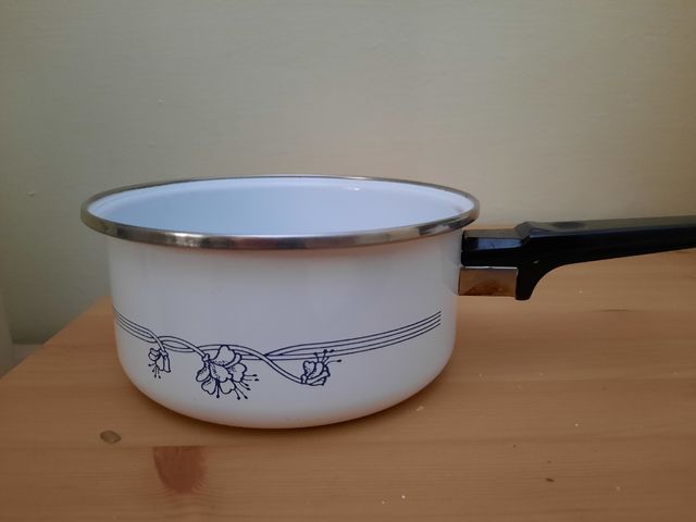 Olla y cazo porcelana blanca San Ignacio