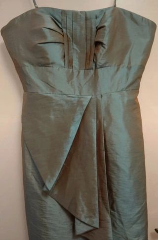 Vestido con escote palabra de honor
