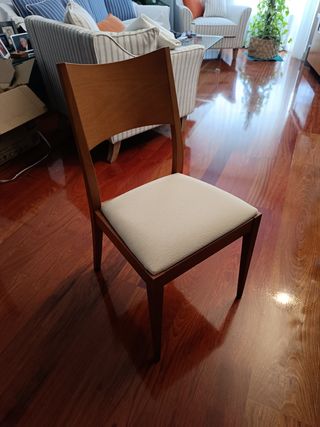 Tavolo e sedie allungabili