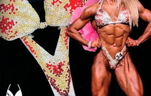 Bikini competición fitness swarovski