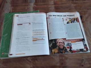 lote libros 2 BAH historia e ingles