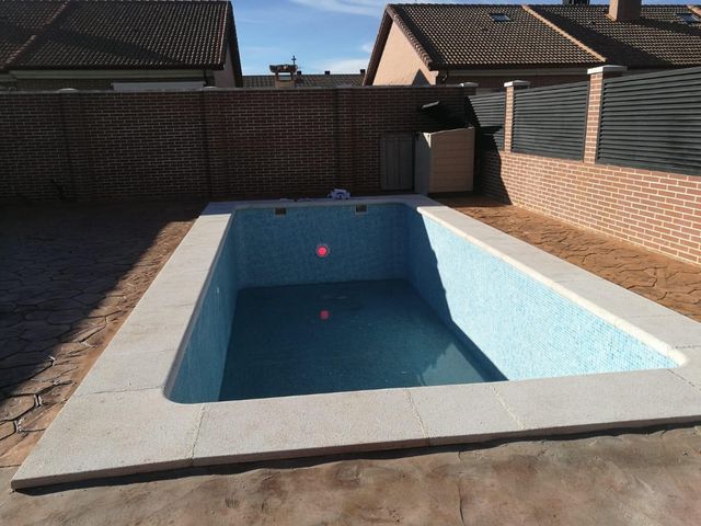 Equipo gunitado , maquinaria y operarios, piscinas