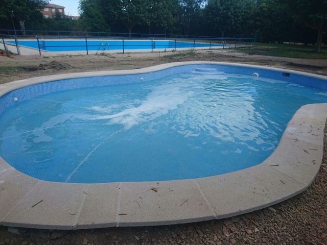 Equipo gunitado , maquinaria y operarios, piscinas