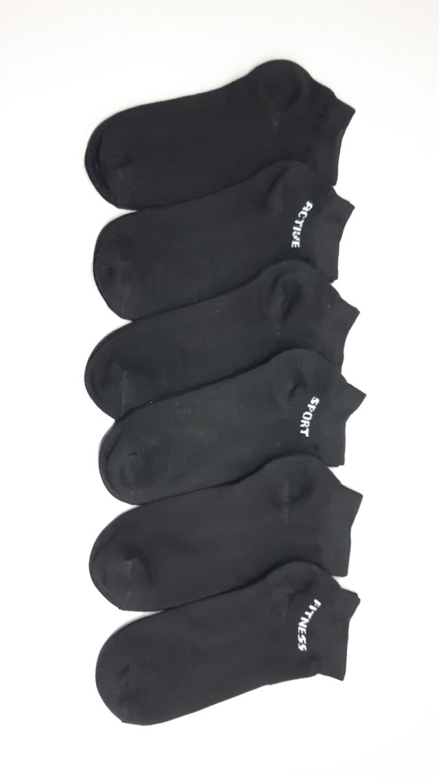 Meias baixas (soquetes) pretas e brancas