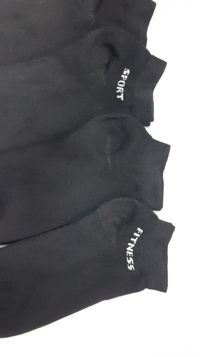 Meias baixas (soquetes) pretas e brancas