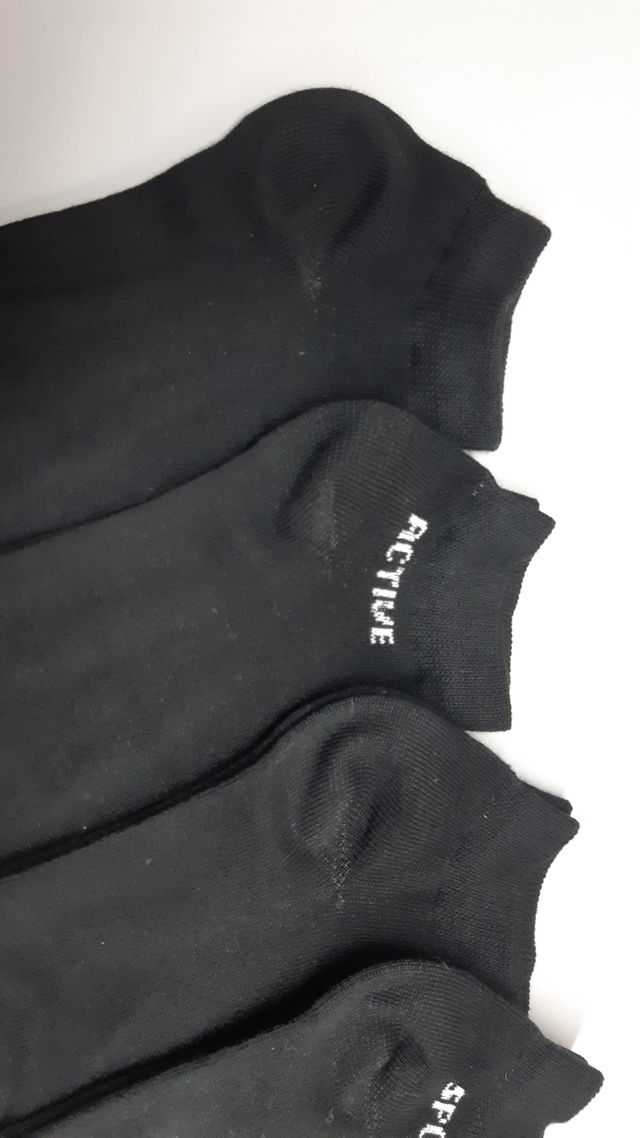 Meias baixas (soquetes) pretas e brancas