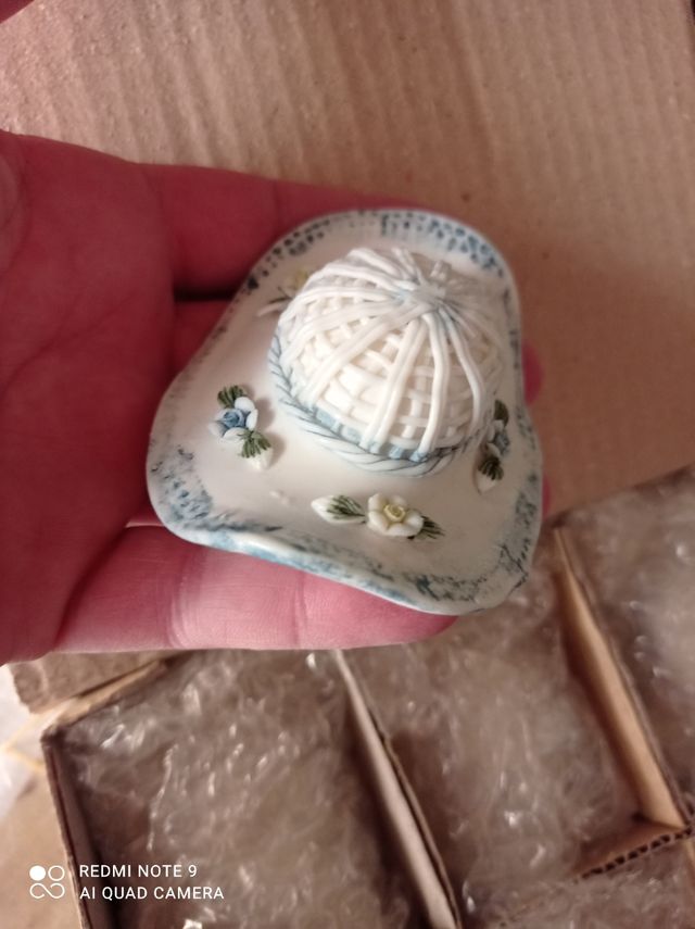 24 cappellini in porcellana