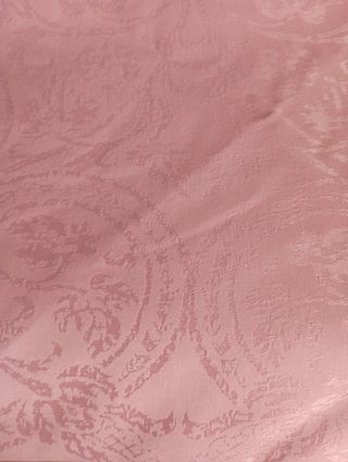 Mantel para mesa o para una mesa-camilla.