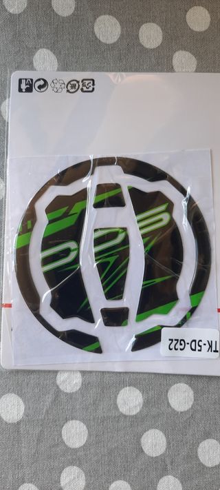 Pegatina protectora para la tapa de deposito z900