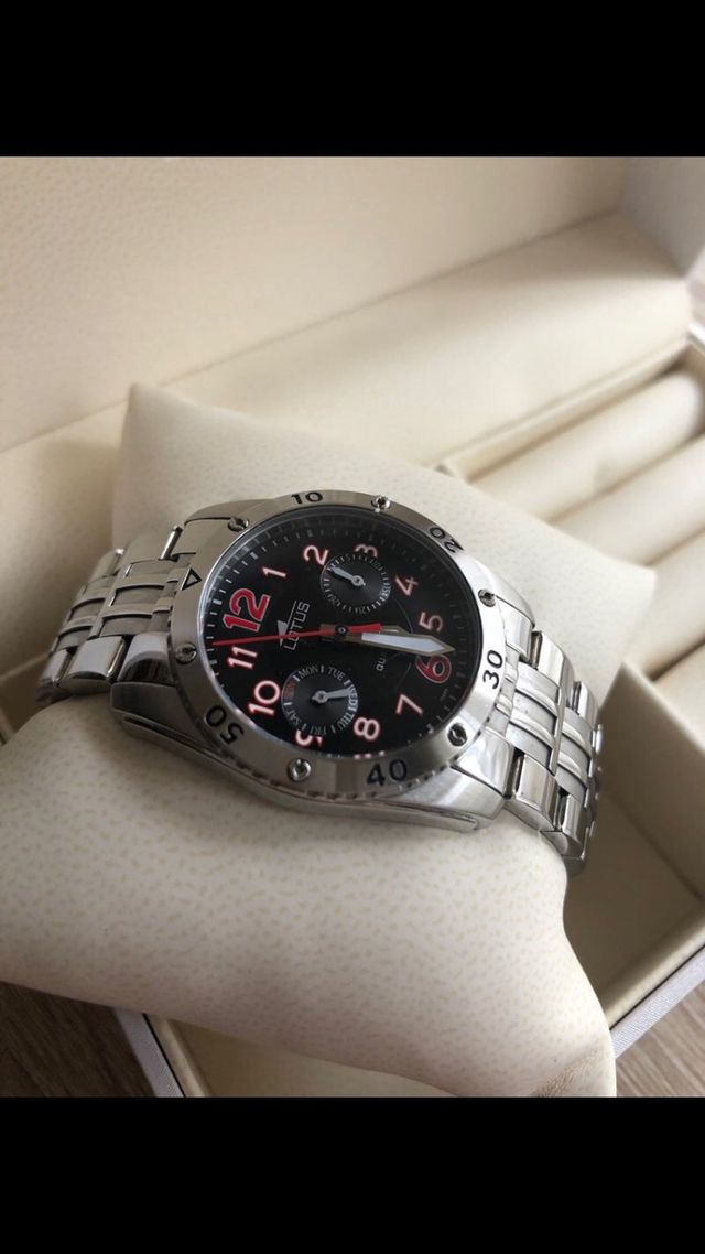 Reloj Lotus acero