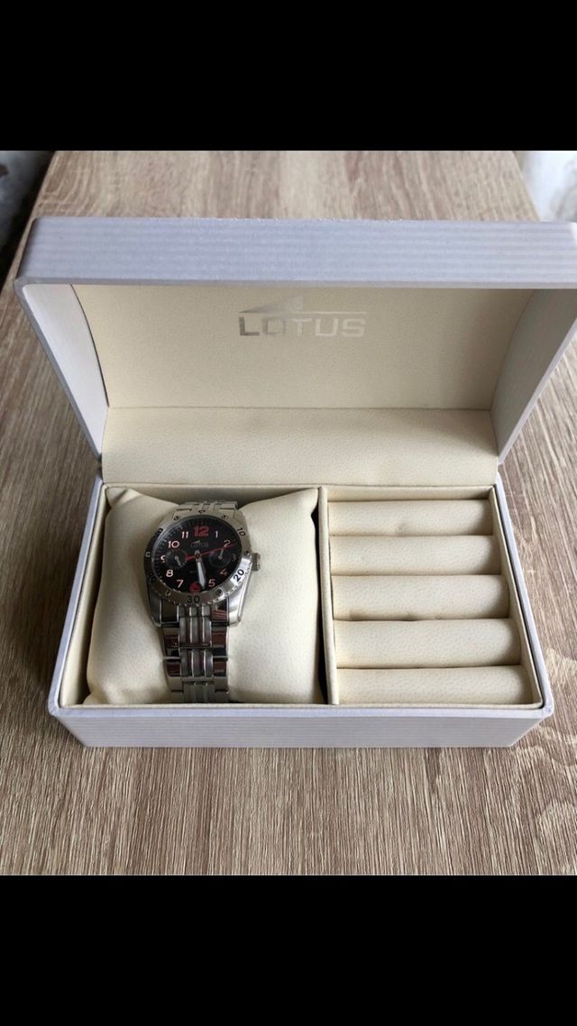 Reloj Lotus acero