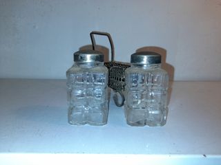 Carrito para la sal y pimienta.