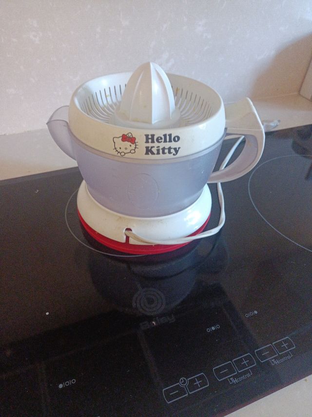 exprimidor Hello Kitty