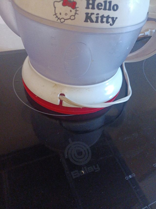 exprimidor Hello Kitty