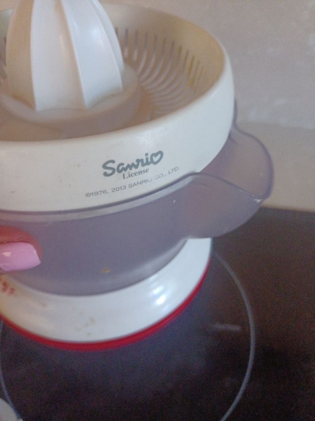 exprimidor Hello Kitty