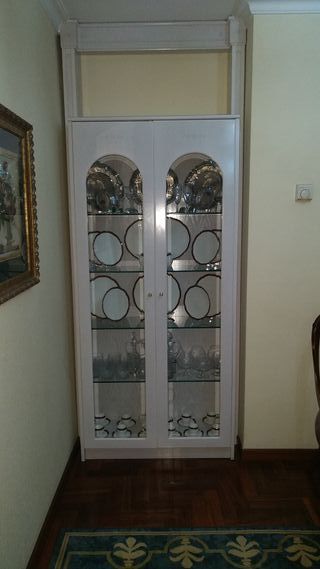 Libreria salón con TV articulada