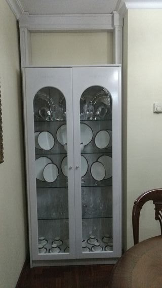 Libreria salón con TV articulada