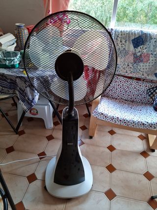 Ventilador de aire con agua