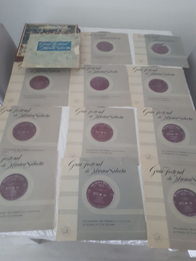Selección de musica clásica  Vinilos y cuadernillo