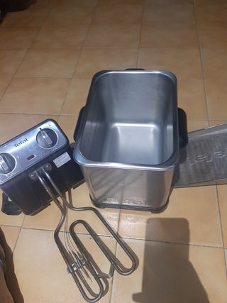 Freidora de aceite  marca TEFAL