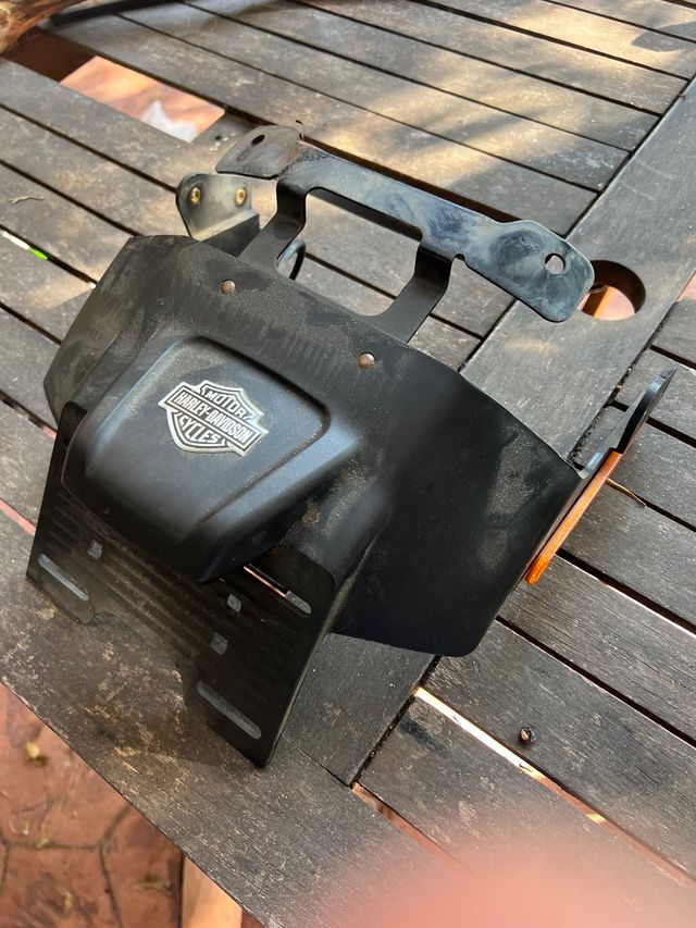 Soporte matrícula original Harley Davidson 