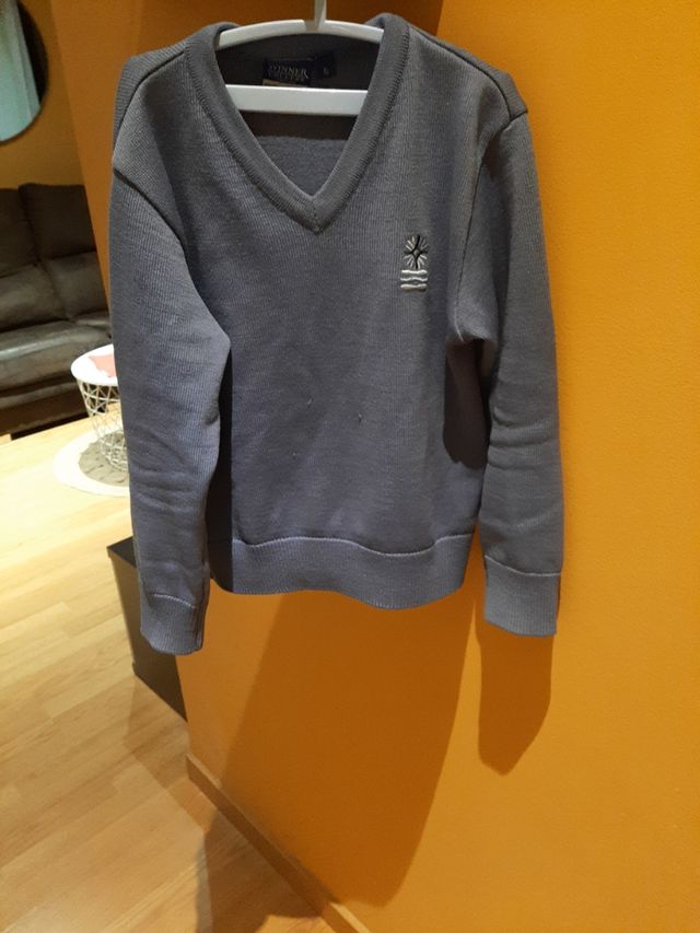 Jersey colegio stella maris talla6