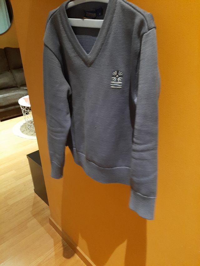 Jersey colegio stella maris talla6